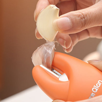 2-in-1 Magnetic Garlic Peeler & Ginger Scraper